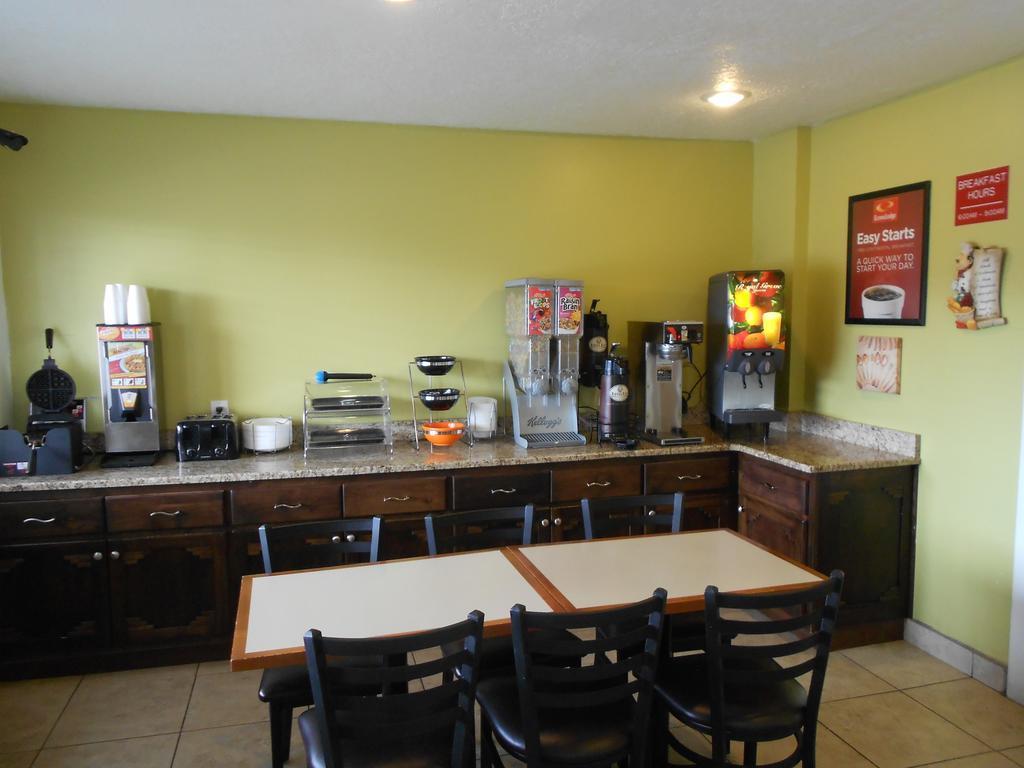 Econo Lodge East Albuquerque Exteriör bild