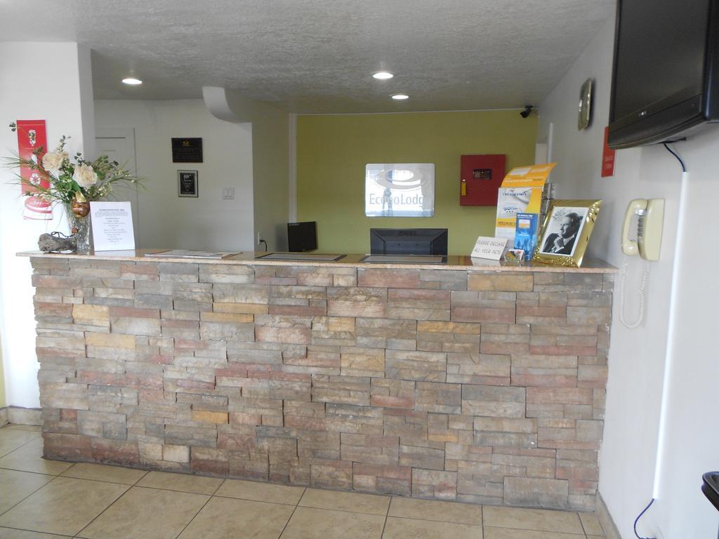 Econo Lodge East Albuquerque Exteriör bild