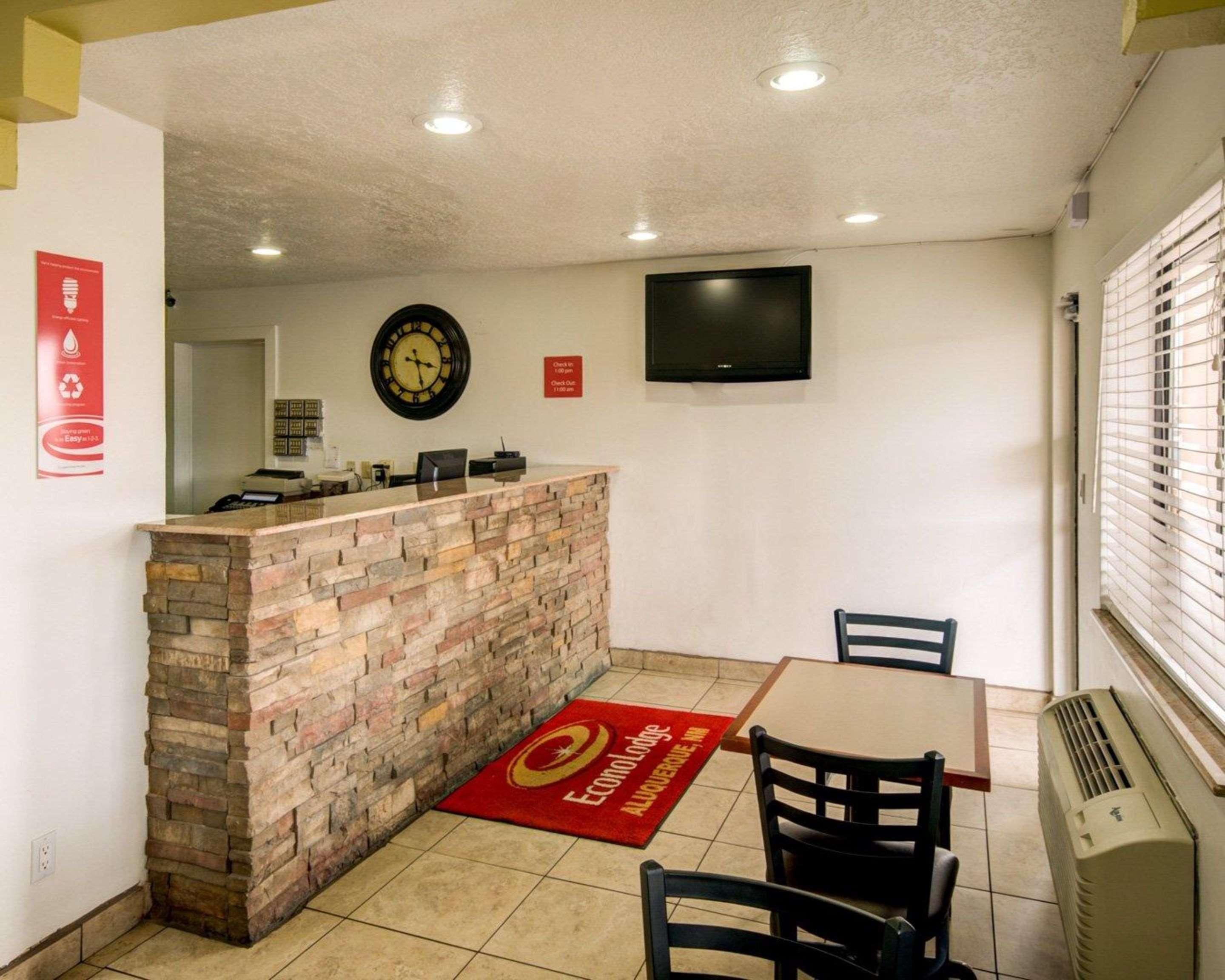 Econo Lodge East Albuquerque Exteriör bild
