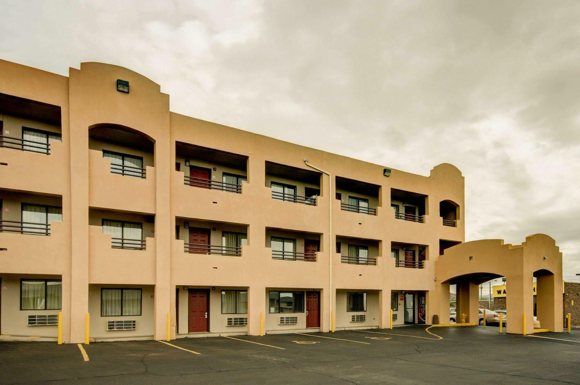 Econo Lodge East Albuquerque Exteriör bild