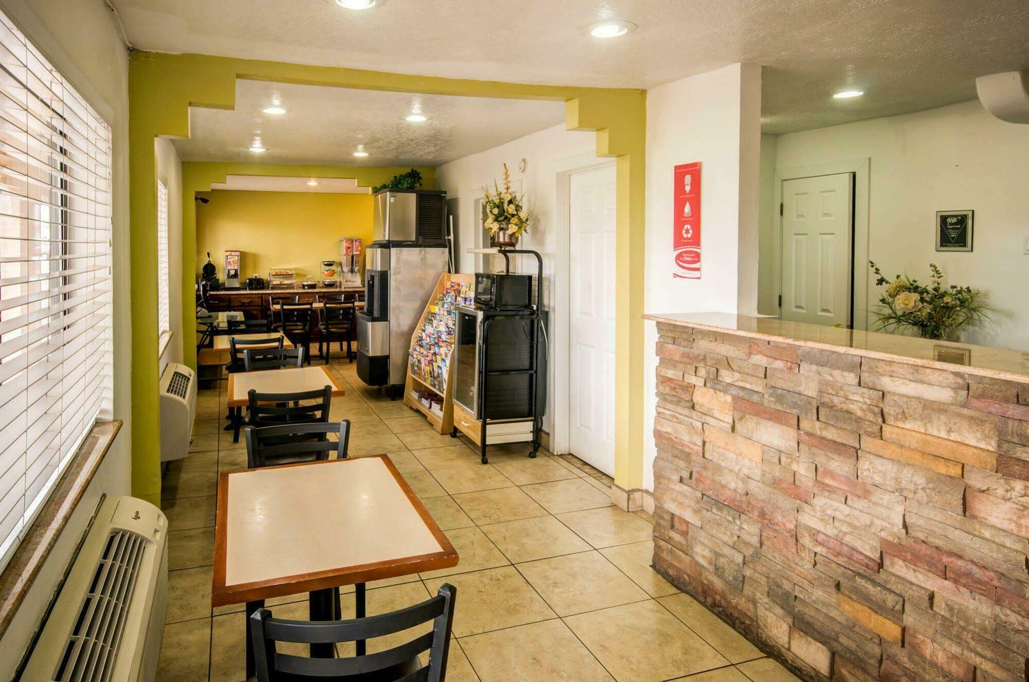 Econo Lodge East Albuquerque Exteriör bild